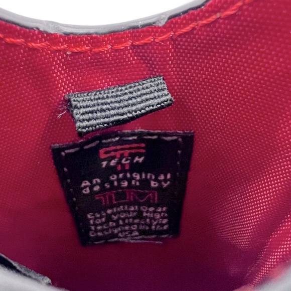 TUMI T-TECH, LARIAT GUSSETED CARD CASE, LEATHER, BROWN COLOR - Picture 5 of 8